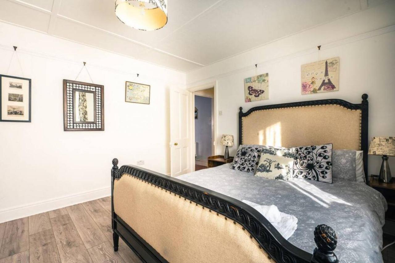 Cosy Welsh In Centre With Garden * St Davids