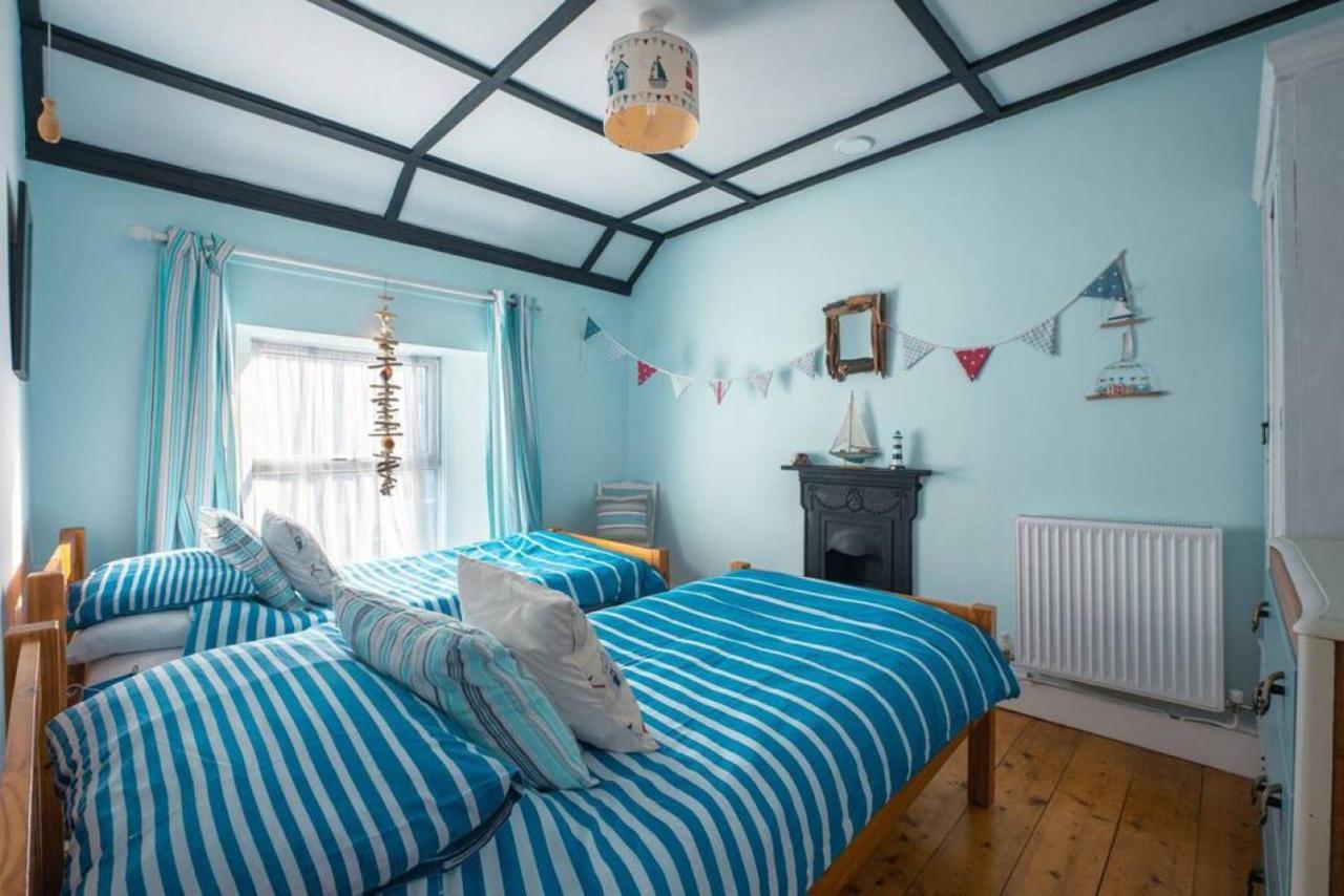 Cosy Welsh In Centre With Garden *