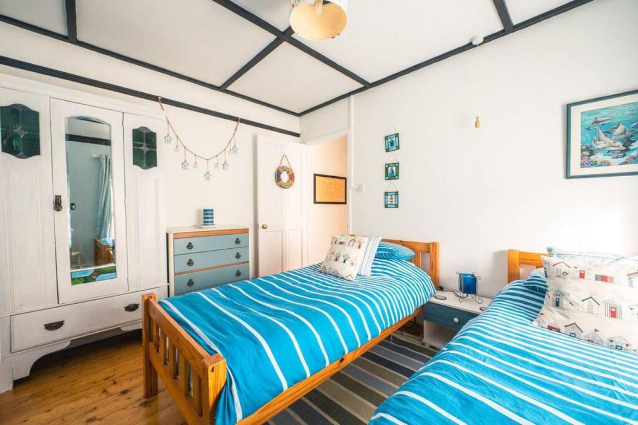 Cosy Welsh In Centre With Garden Ferienhaus St Davids