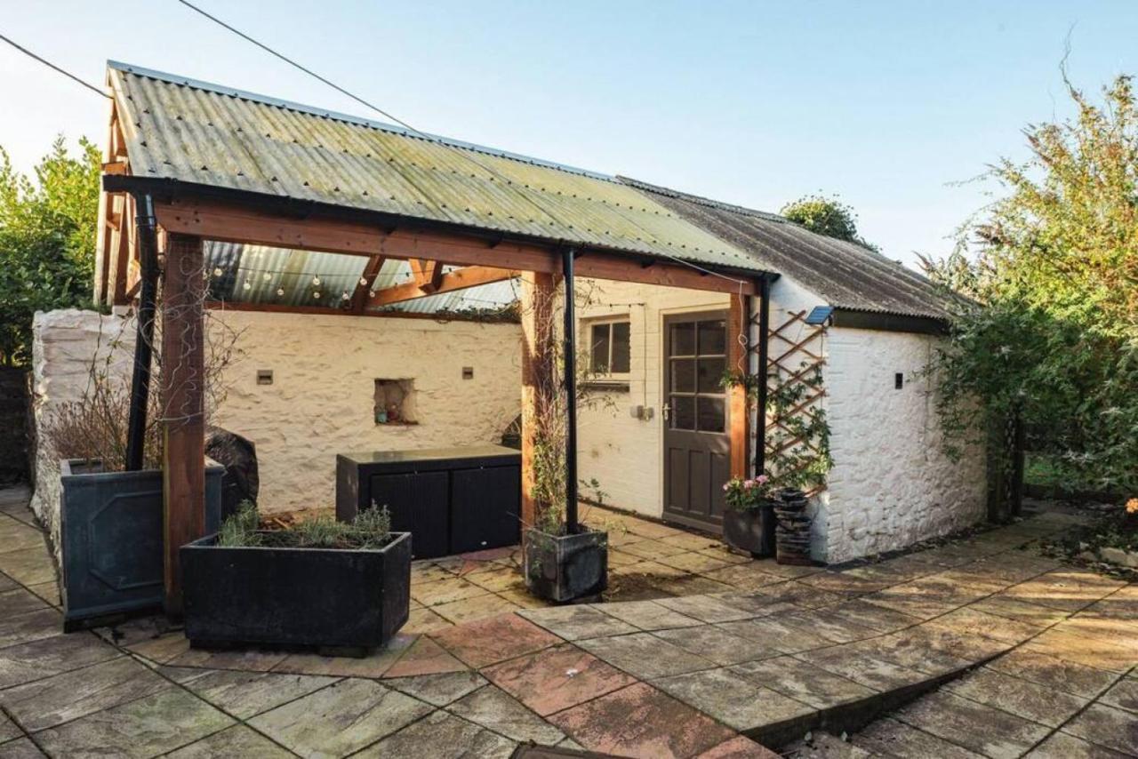 Cosy Welsh In Centre With Garden Ferienhaus *